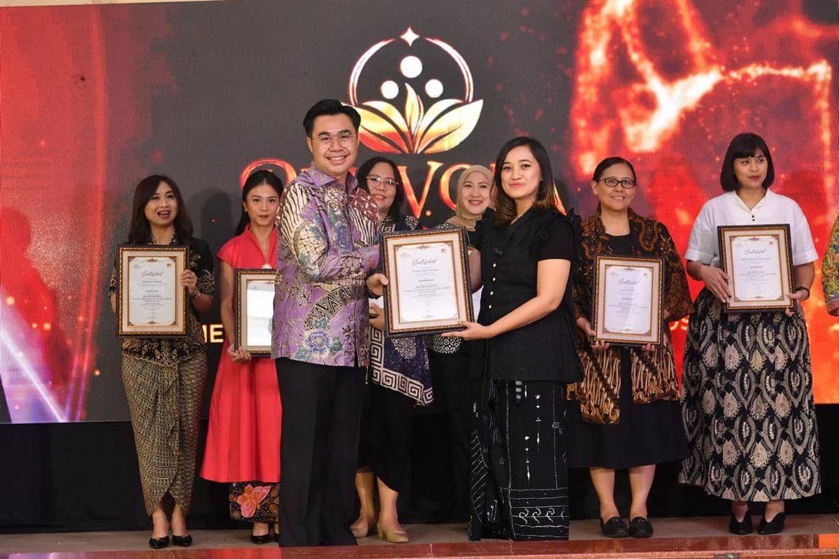 SM Sekper PTP Nonpetikemas Raih Rising Women Communication Leaders Award