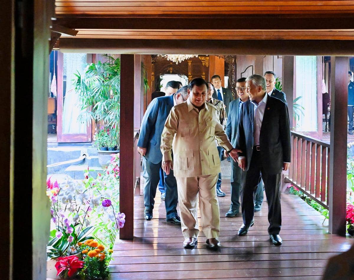 Presiden Prabowo Subianto menerima Wakil Perdana Menteri Malaysia, Ahmad Zahid Hamidi. 