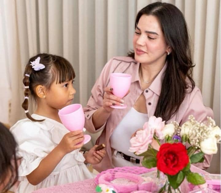 ulang tahun ke-6 Alana