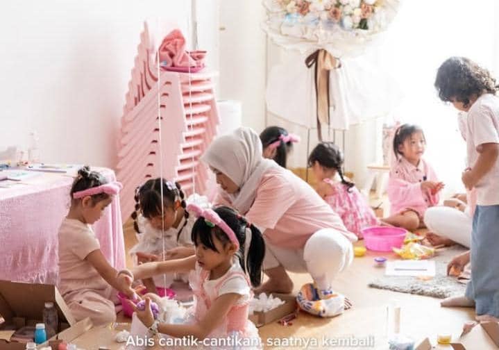 ulang tahun ke-6 Alana