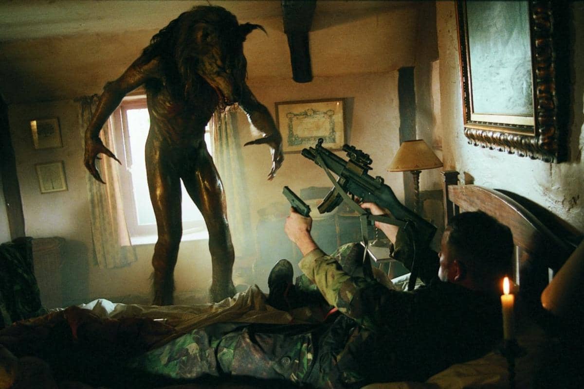 adegan dalam film Dog Soldiers