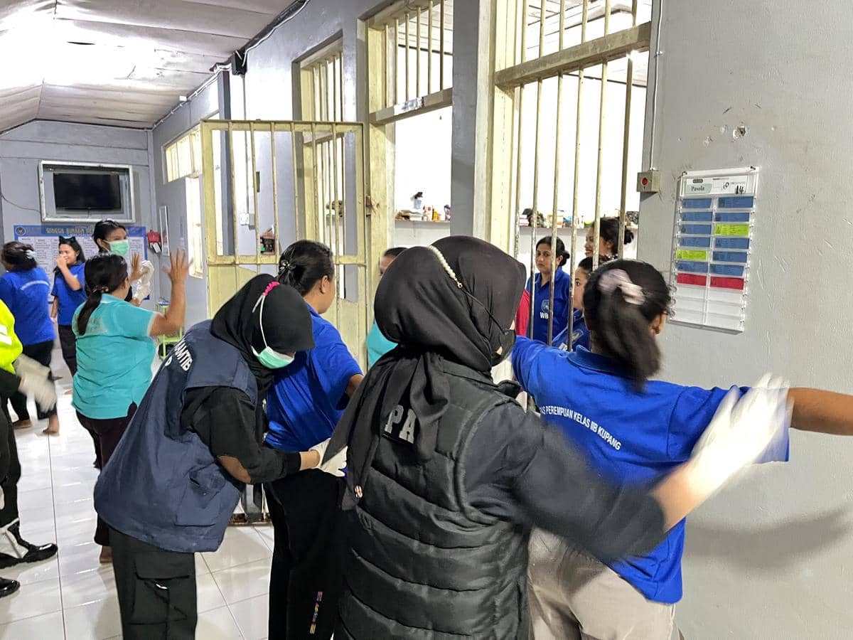 Lapas dan Rutan di Kupang Digeledah Temukan Berbagai Benda Tajam. (Dok Ditjenpas NTT)