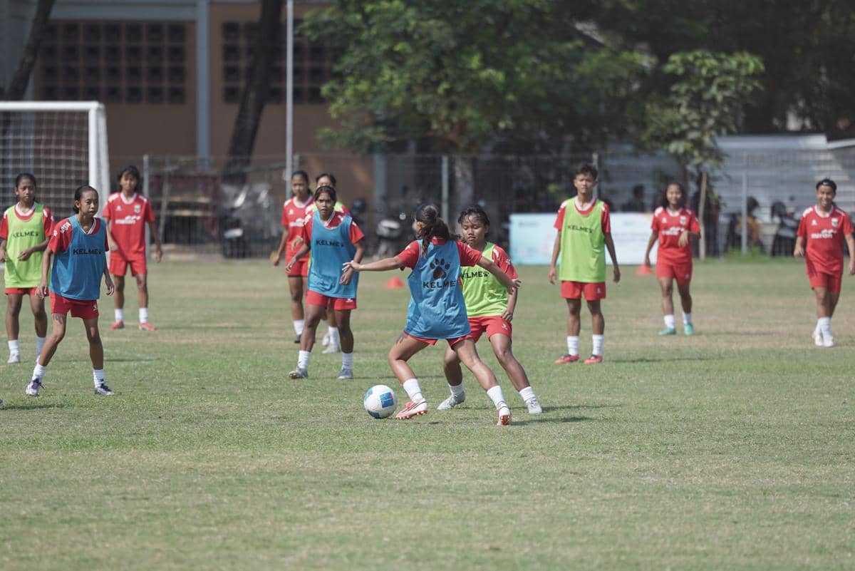 Kiyomi Bachdim menjalani seleksi timnas Indonesia U-17 dalam kegiatan pembinaan sepak bola usia muda.