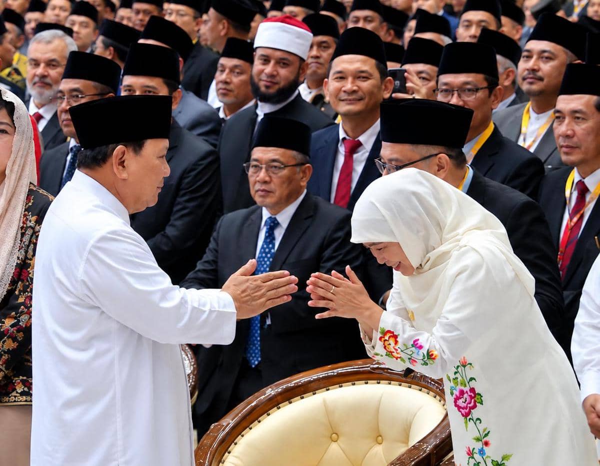 Dampingi Prabowo ke Gontor, Khofifah Soroti Masa Depan Pendidikan AI