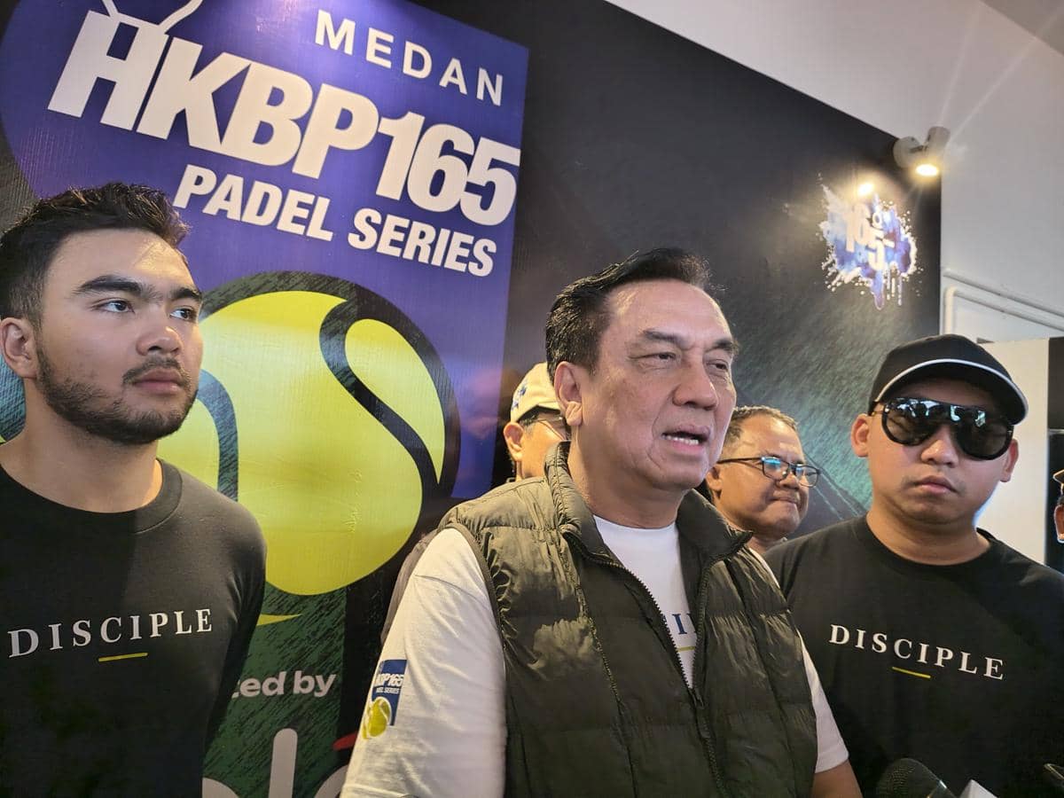 Effendi Simbolon membuka Turnamen Padel Series HUT ke-165 HKBP di Medan pada Sabtu, 19 September 2026.