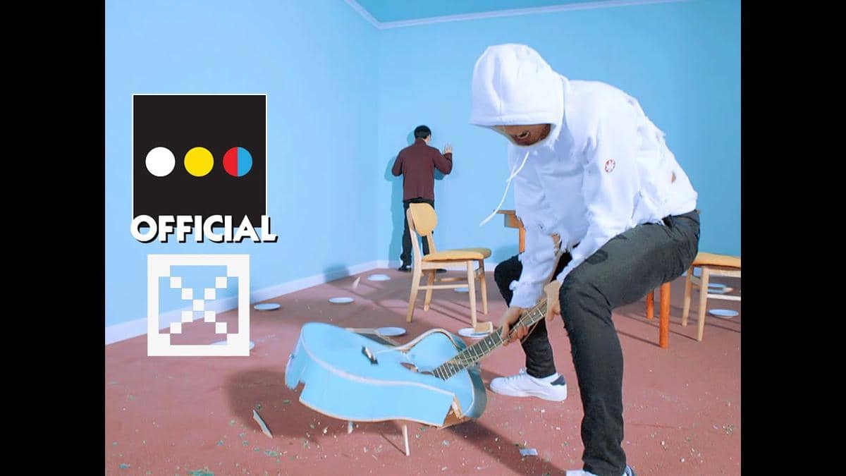 cuplikan MV "Break"
