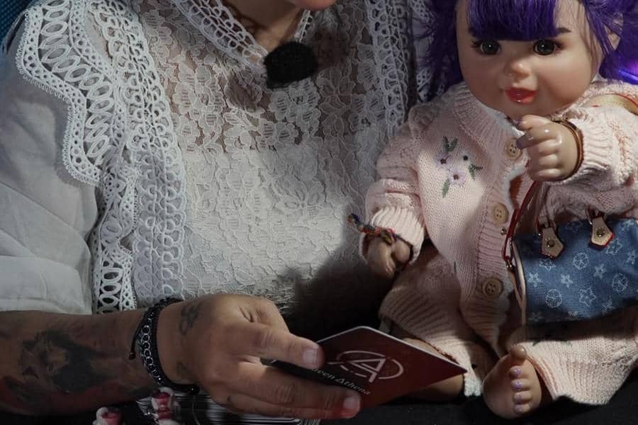 Mengenal Oracle Spirit, Media Komunikasi Simbolis dengan Spirit Doll