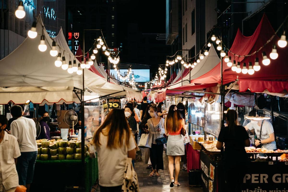 ilustrasi pasar malam