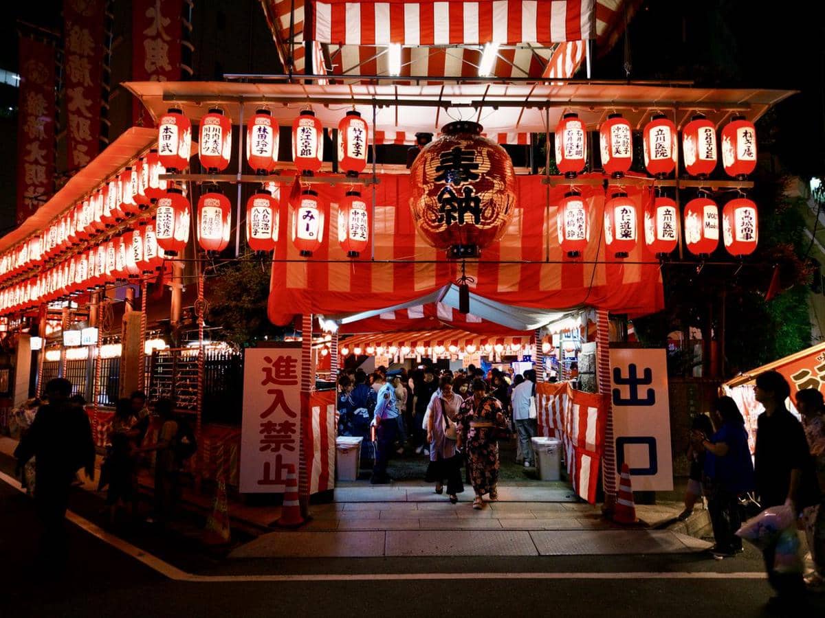 ilustrasi pasar malam