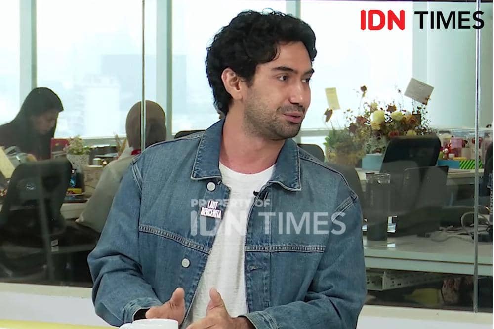 Ingat Pesan Ibu, Reza Rahadian Pinggirkan Amarah sebelum Bersuara