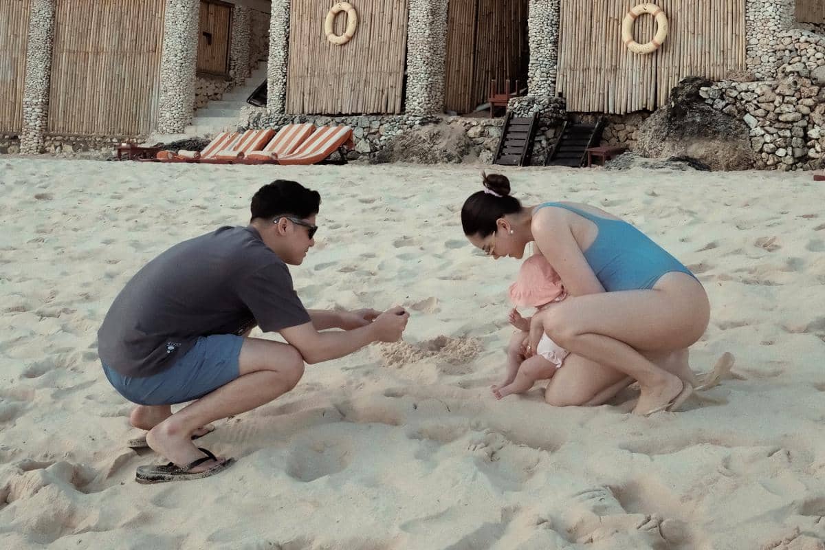 Keluarga Al Ghazali-Alyssa liburan di Bali