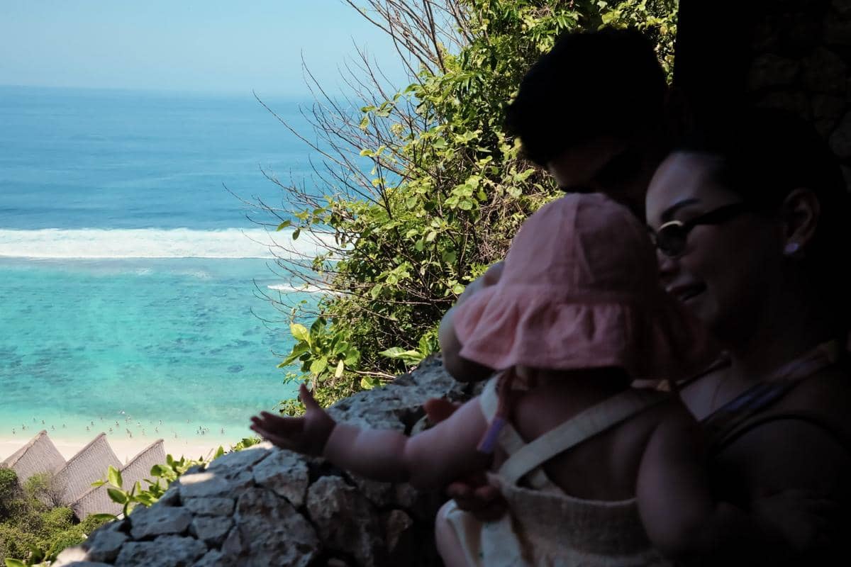 Keluarga Al Ghazali-Alyssa liburan di Bali