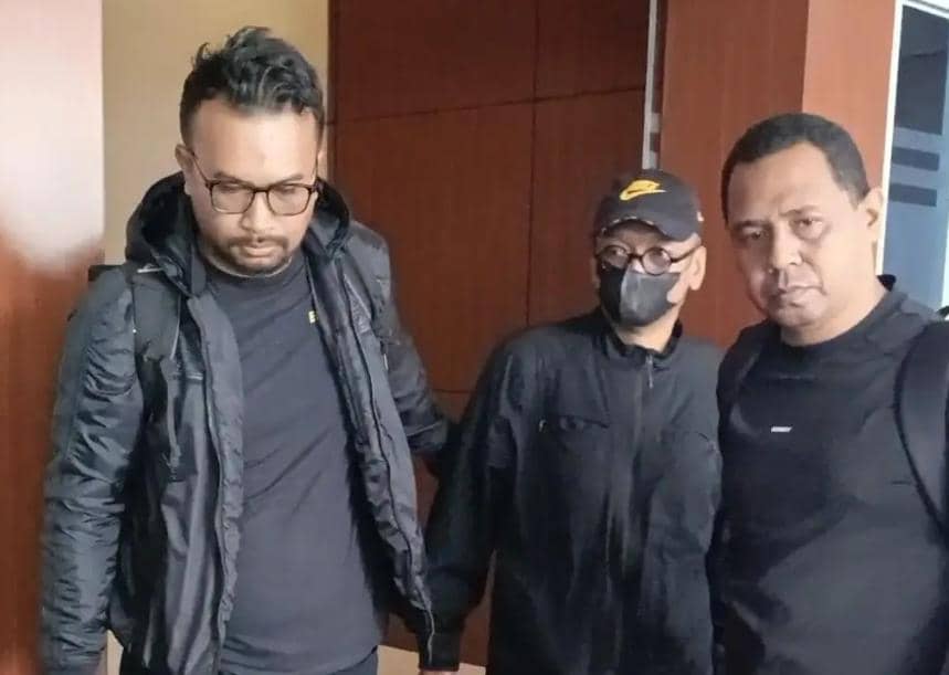 Eks Direktur Kemensos RI dijemput paksa penyidik Polres Ende soal kasus korupsi bantuan kapal. (Dok Polres Ende)