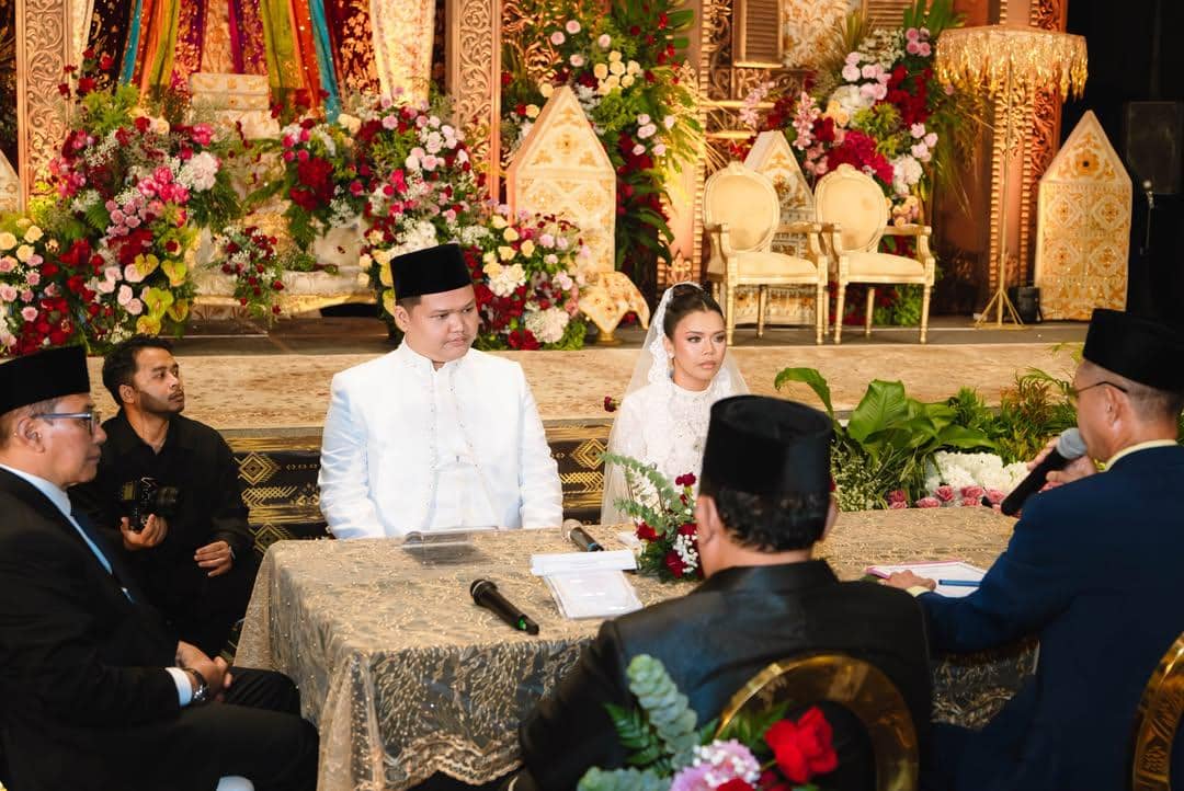 Suasana acara pernikahan adik Billy Syahputra yang dibagikan melalui unggahan akun Instagram raffinagita1717.