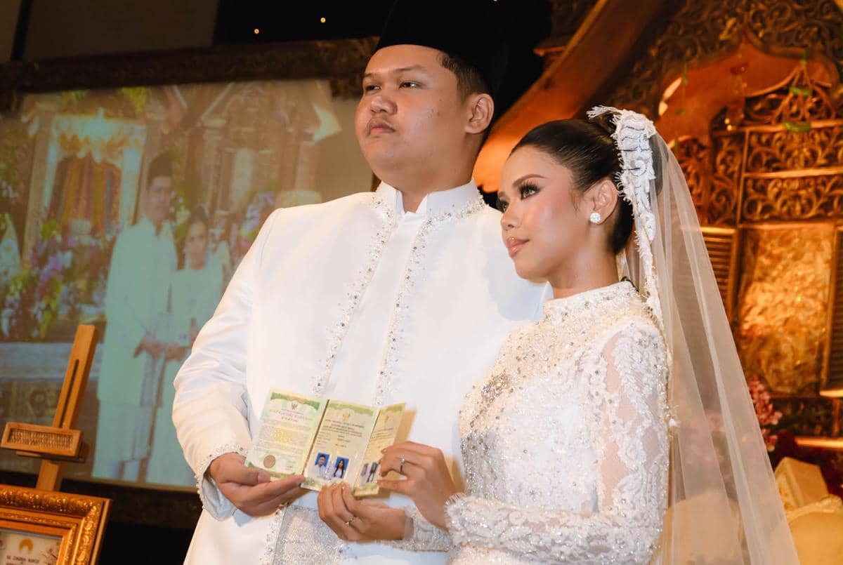 Suasana pernikahan adik Billy Syahputra dalam unggahan akun Instagram Raffi Nagita pada momen bahagia keluarga.