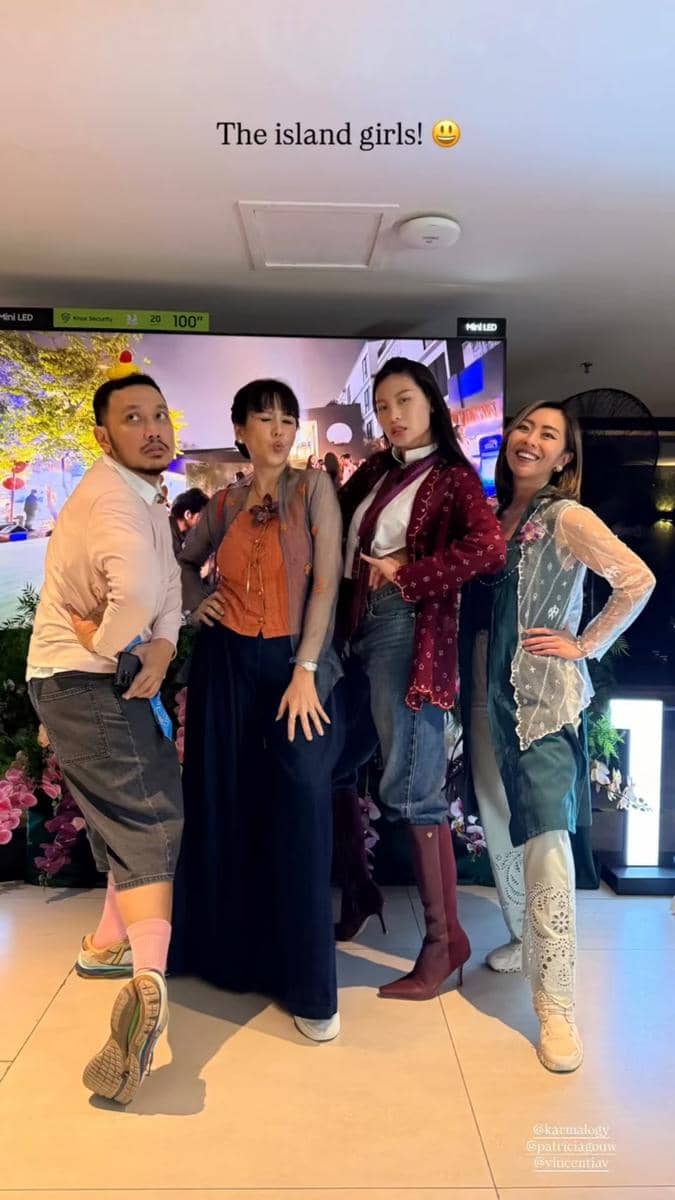 Artis menghadiri acara peluncuran album Island Girl oleh no na, seperti dibagikan melalui akun Instagram Karmalogy.