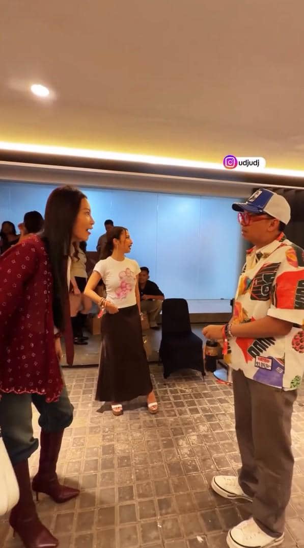 Artis Patricia Gouw menghadiri acara peluncuran album Island Girl dari grup no na dalam unggahan Instagram.