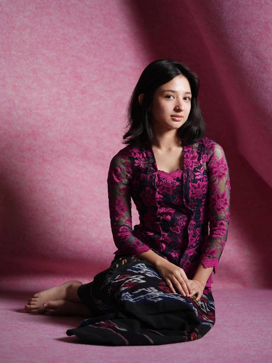 inspirasi OOTD ala Nevy Tania