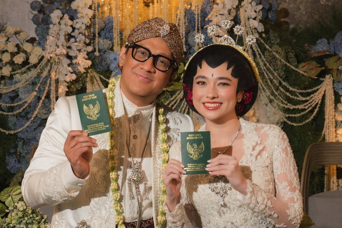 7 Potret Pernikahan Andre Taulany dan Amanda Rigby, Sah Jadi Suami Istri