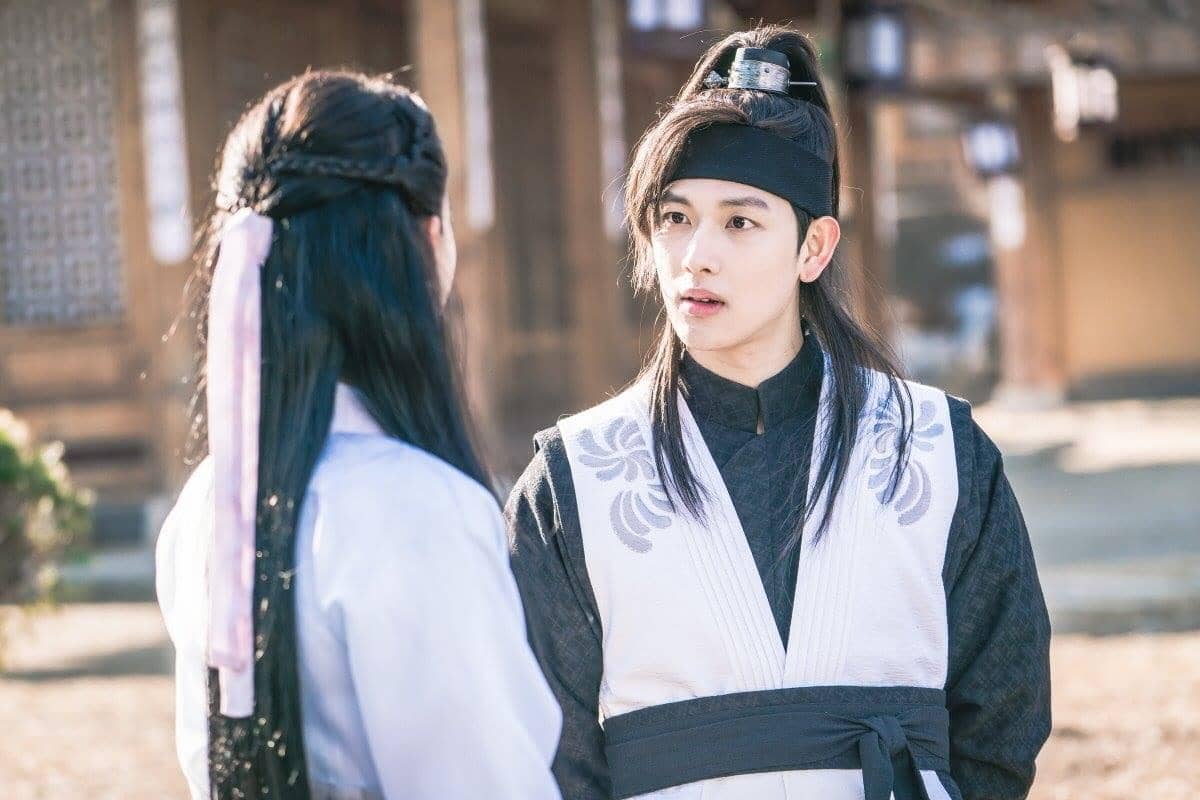 Cuplikan adegan dari drama Korea The King in Love, serial produksi MBC yang menampilkan para pemerannya.