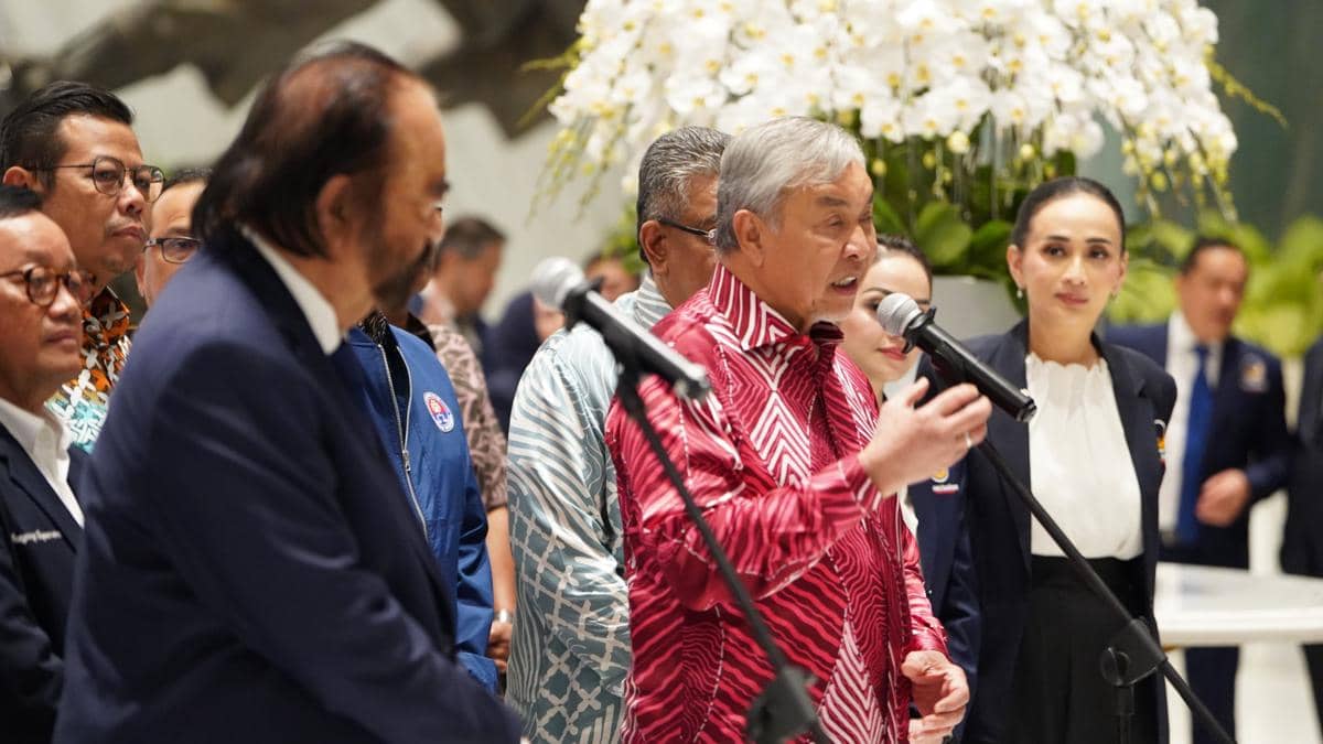 Surya Paloh: Indonesia-Malaysia Bukan Sekadar Hubungan Untung-Rugi