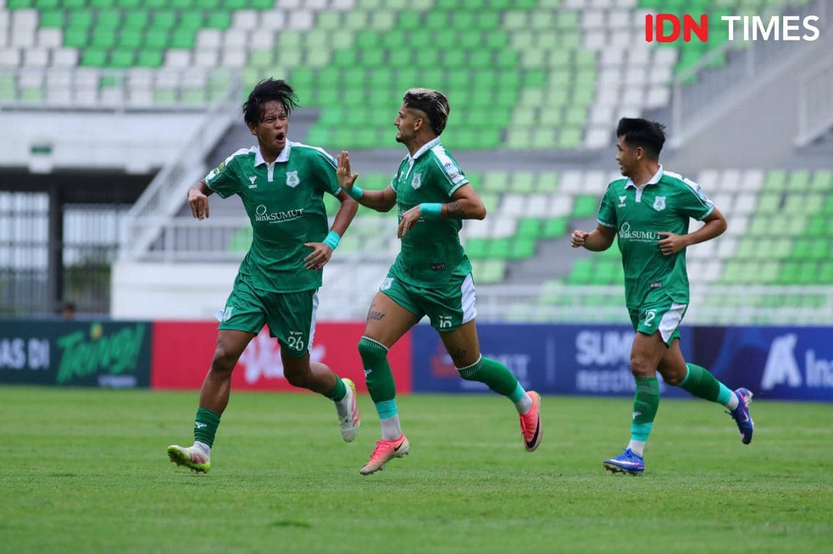 PSMS Bantai Persiku 6-0, Javi Siveiro Hattrick