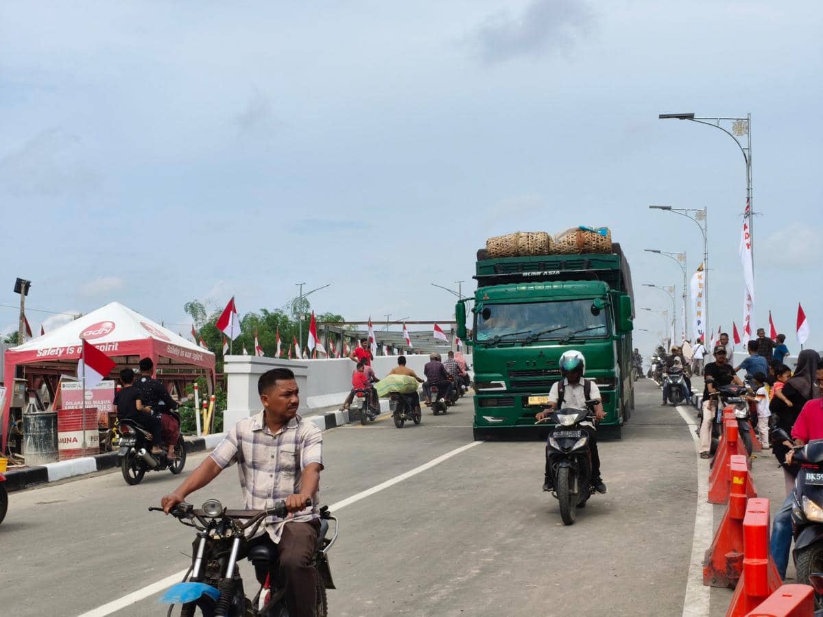 Sempat Putus Karena Banjir Bandang, Jembatan Kutablang Kembali Operasi