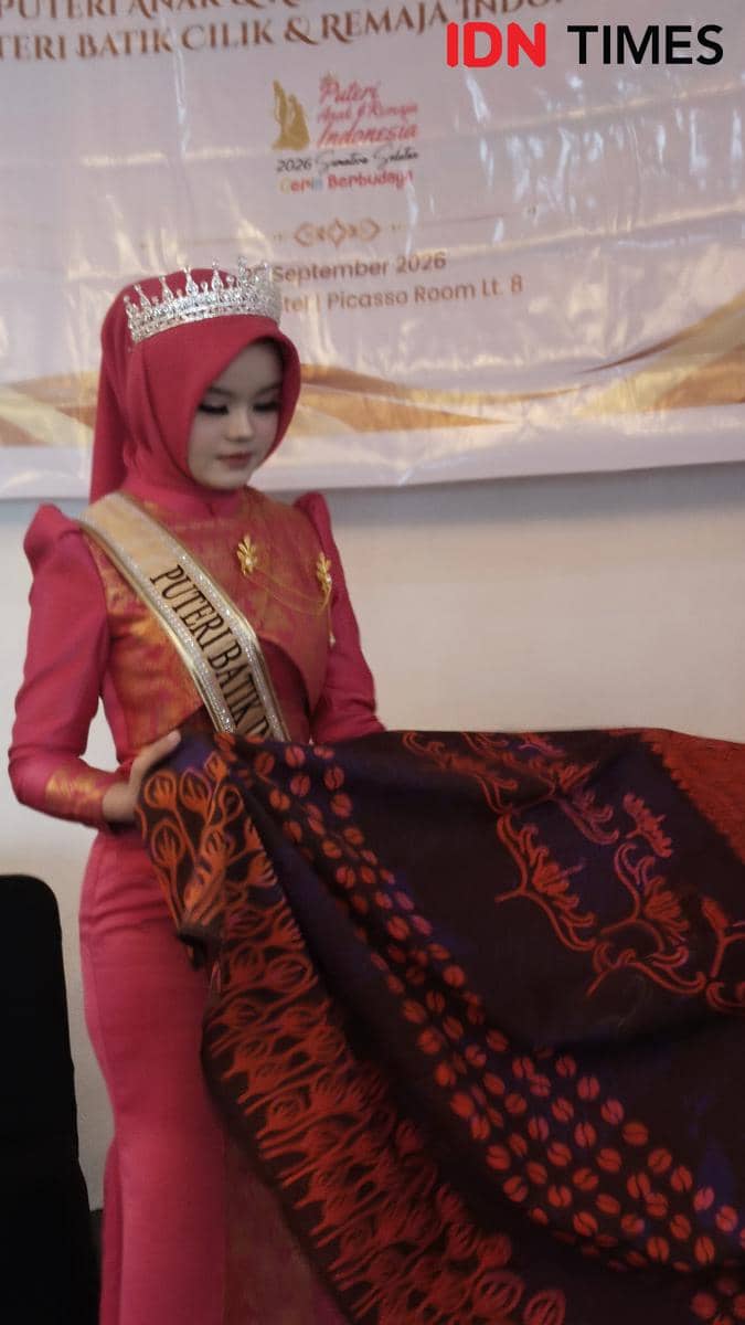 Charisa Hani, Puteri Batik Remaja Indonesia Sumatera Selatan, tampil dalam potret dokumentasi IDN Times.