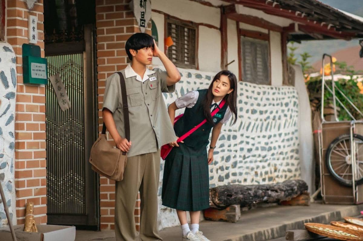 Materi promosi drama Korea Boyhood dari Coupang Play yang menampilkan cuplikan adegan dari serial tersebut.
