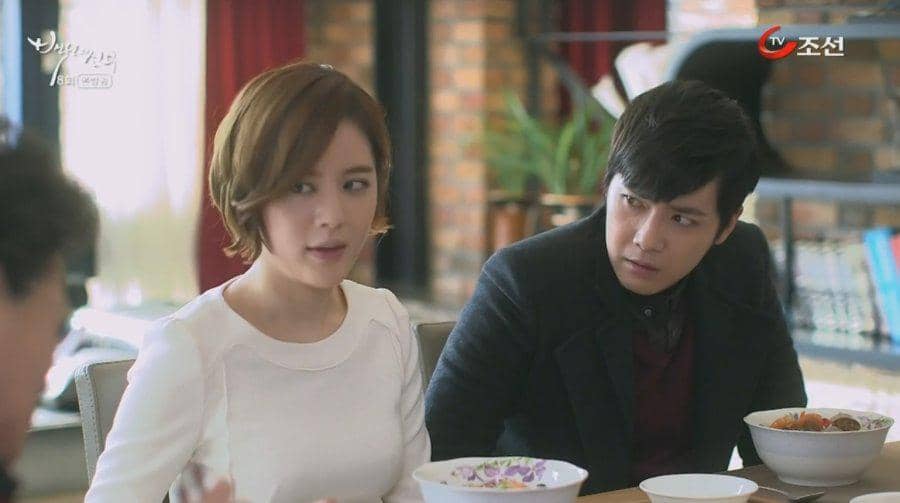 Cuplikan adegan dalam drama Korea Bride of the Century produksi TV Chosun, menampilkan momen dari serial tersebut.