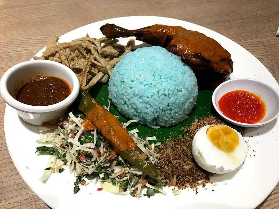 Nasi Kerabu, Kuliner Khas Malaysia yang Kaya Rasa dan Unik