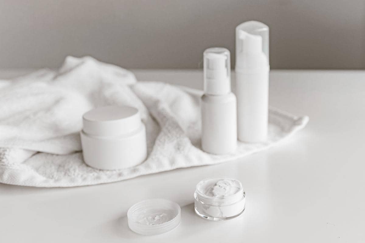 5 Jenis Skincare yang Cocok untuk Merawat Kulit Selangkangan