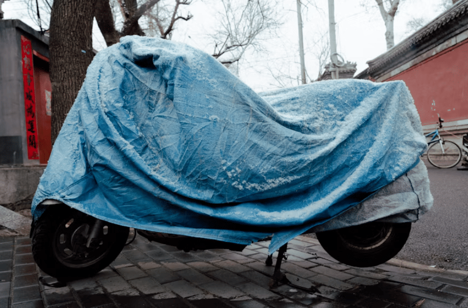 Cover Motor Waterproof atau Breathable, Mana yang Kamu Butuhkan?