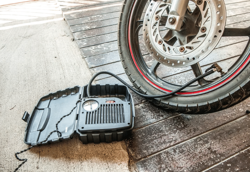 Ternyata Tekanan Ban Motor Depan dan Belakang Tidak Harus Sama
