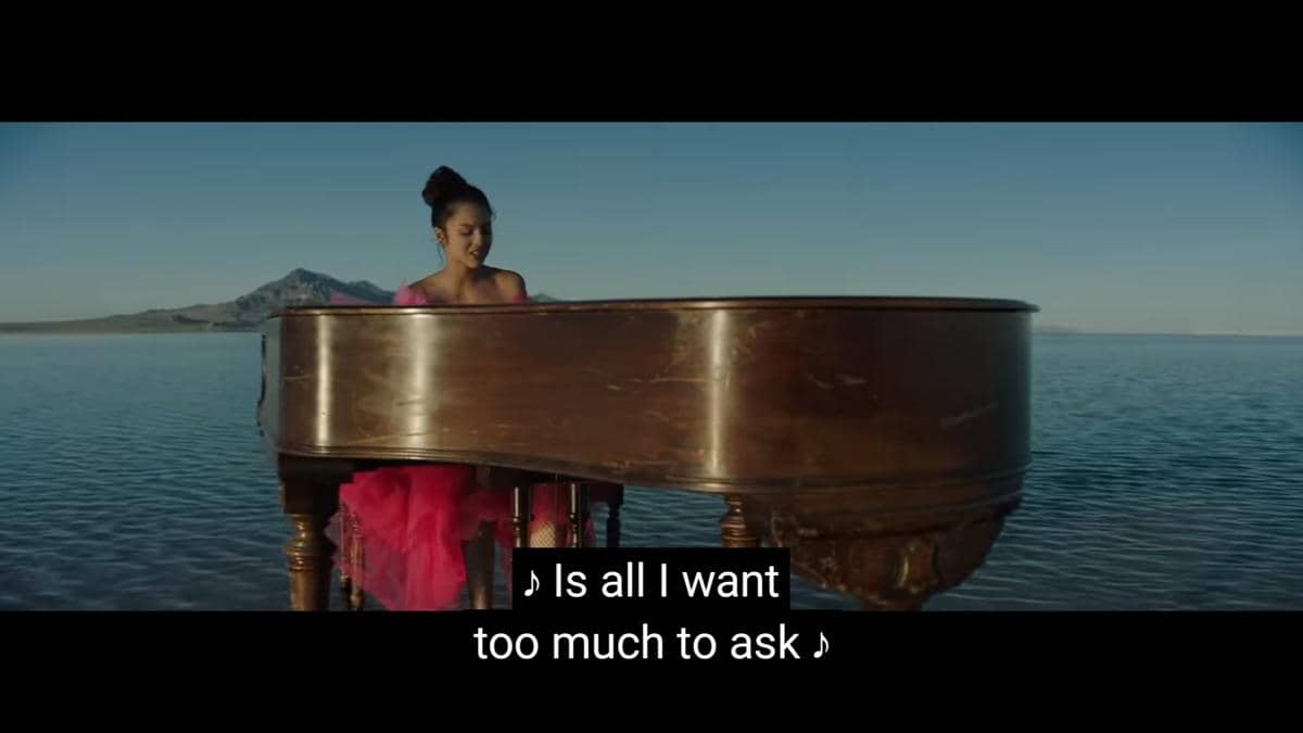 cuplikan video klip "All I Want"