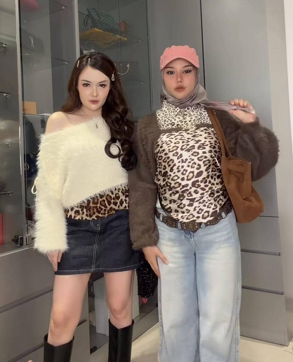 Sarah Gibson dan Dara Arafah