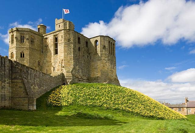 Kastil Warkworth di Inggris