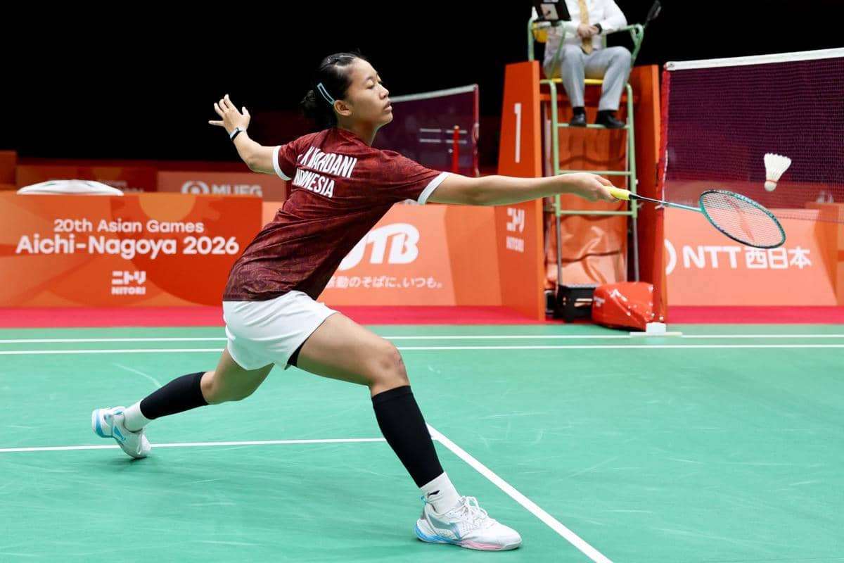 Putri Kusuma Wardani menjalani partai pembuka babak 16 besar nomor beregu putri Asian Games 2026 (dok.PP PBSI)