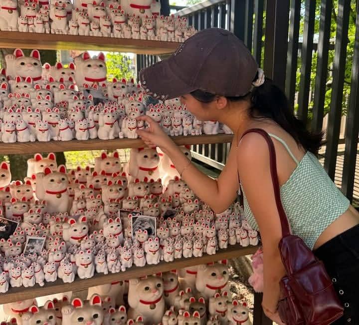 Livy Renata Jalan-jalan ke Gotokuji Temple, Jepang