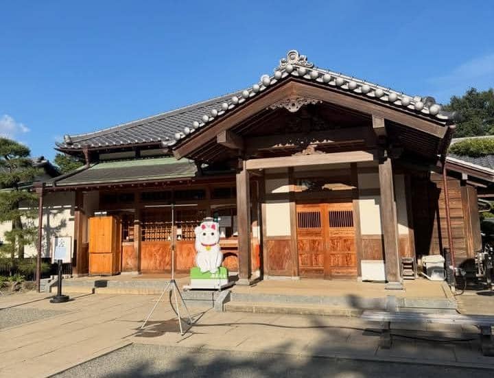 Livy Renata Jalan-jalan ke Gotokuji Temple, Jepang
