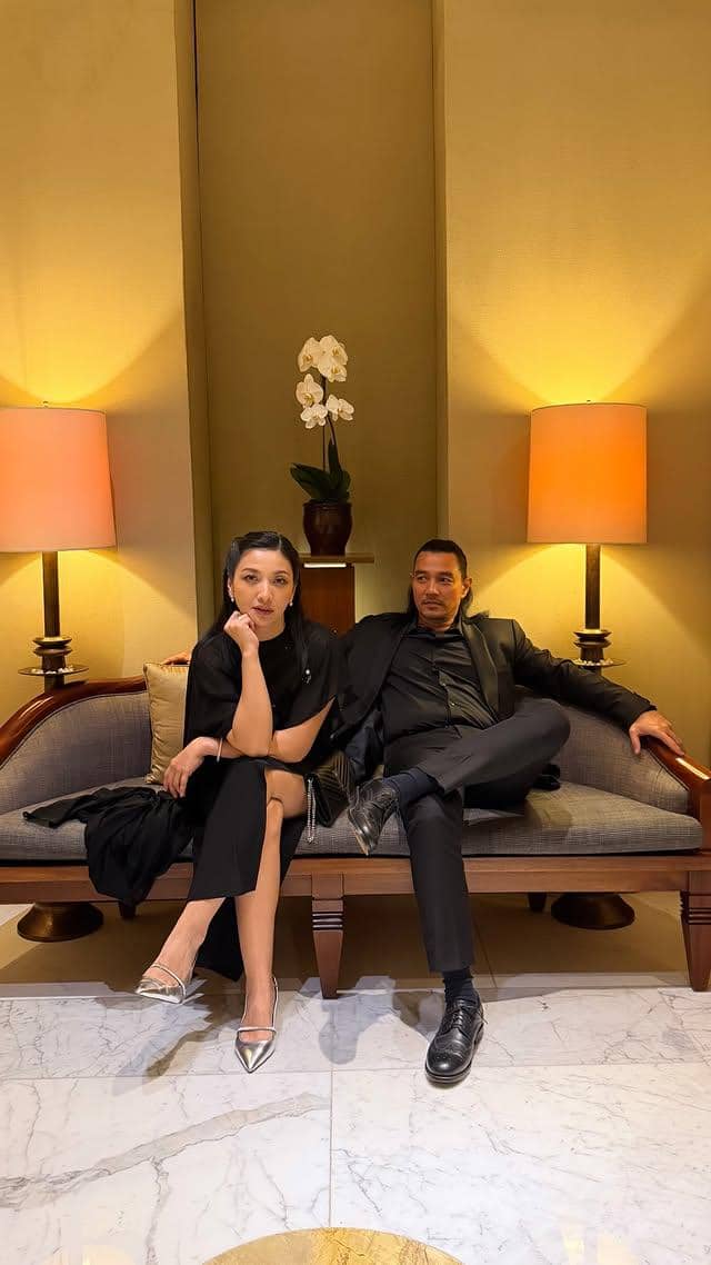 Deretan artis menghadiri resepsi pernikahan Andre Taulany dan Amanda Rigby, diunggah Hesti Purwadinata.