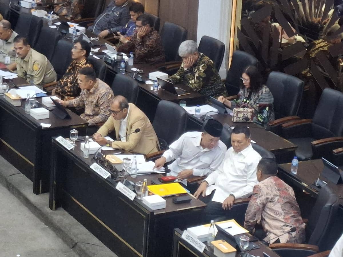 Nusron Akhirnya Muncul di DPR usai Heboh Kasus OTT Kementerian ATR/BPN