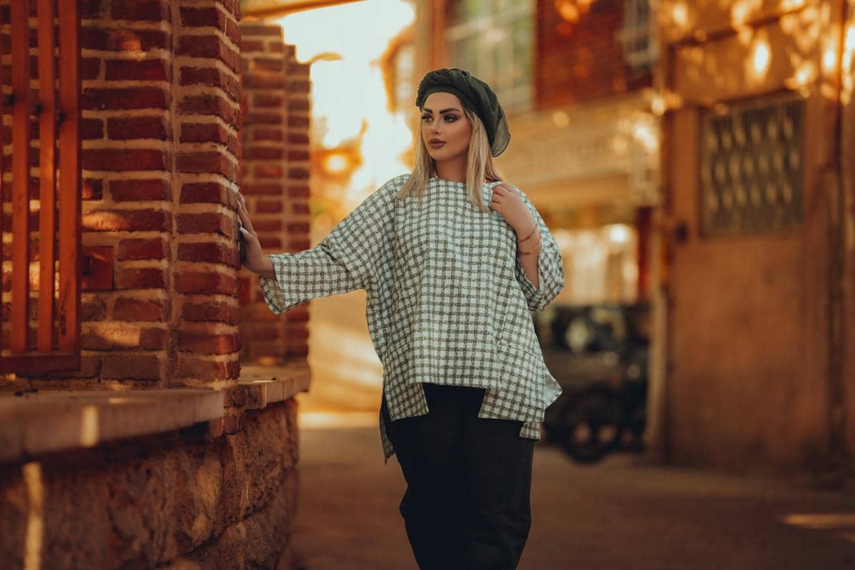 ilustrasi memakai baju oversized