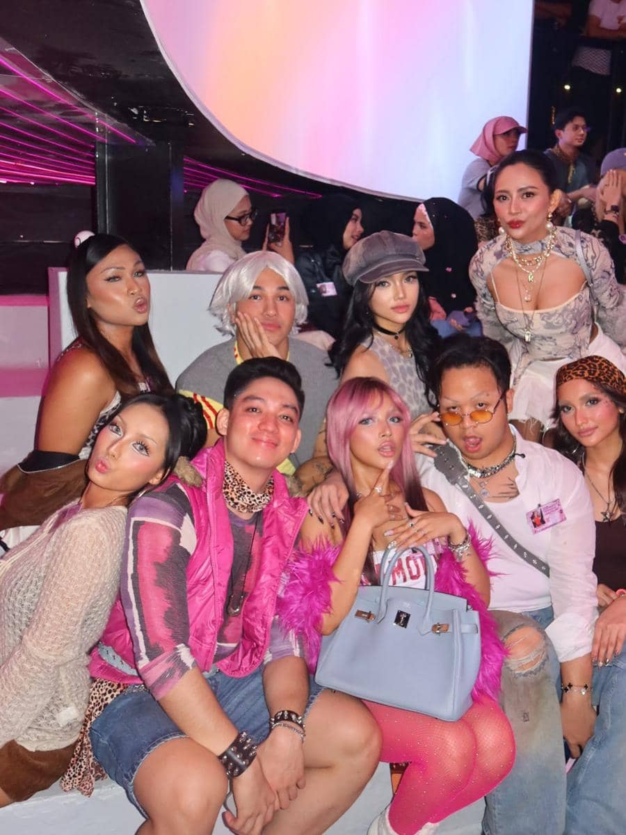 Sejumlah tamu selebriti menghadiri perayaan ulang tahun Hanum Mega dalam unggahan Instagram Fuji An.