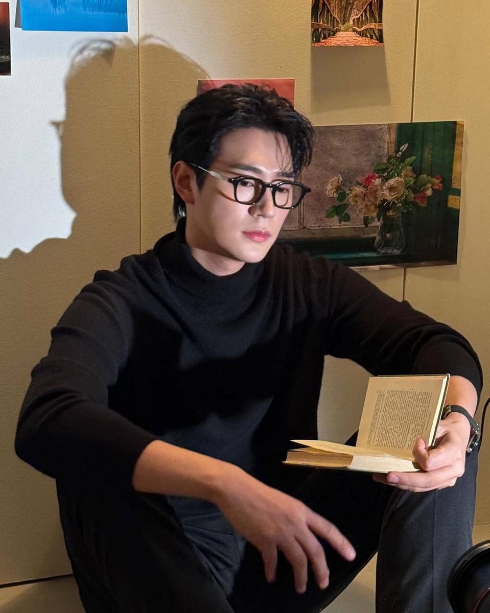 inspirasi style ala Park Seo Ham