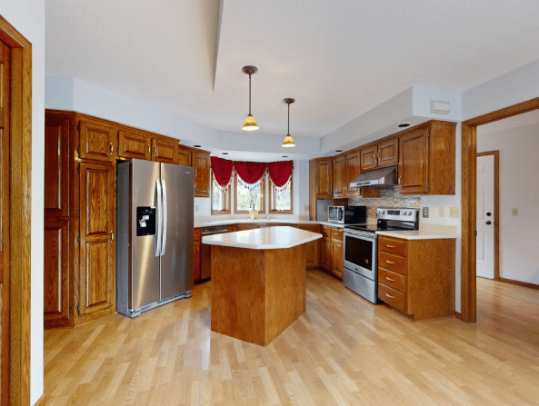 ilustrasi dapur dengan lantai light oak