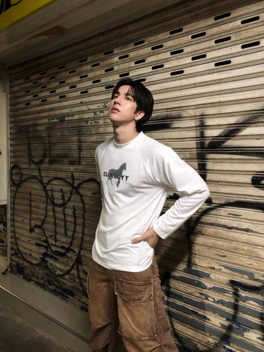 Frank Thanatsaran mengenakan OOTD bergaya untuk acara night out, seperti diunggah melalui akun Instagramnya.
