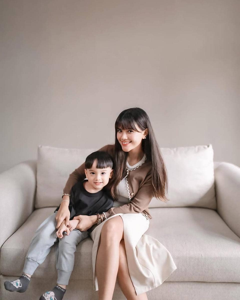 inspirasi OOTD ibu dan anak ala Audi Marissa