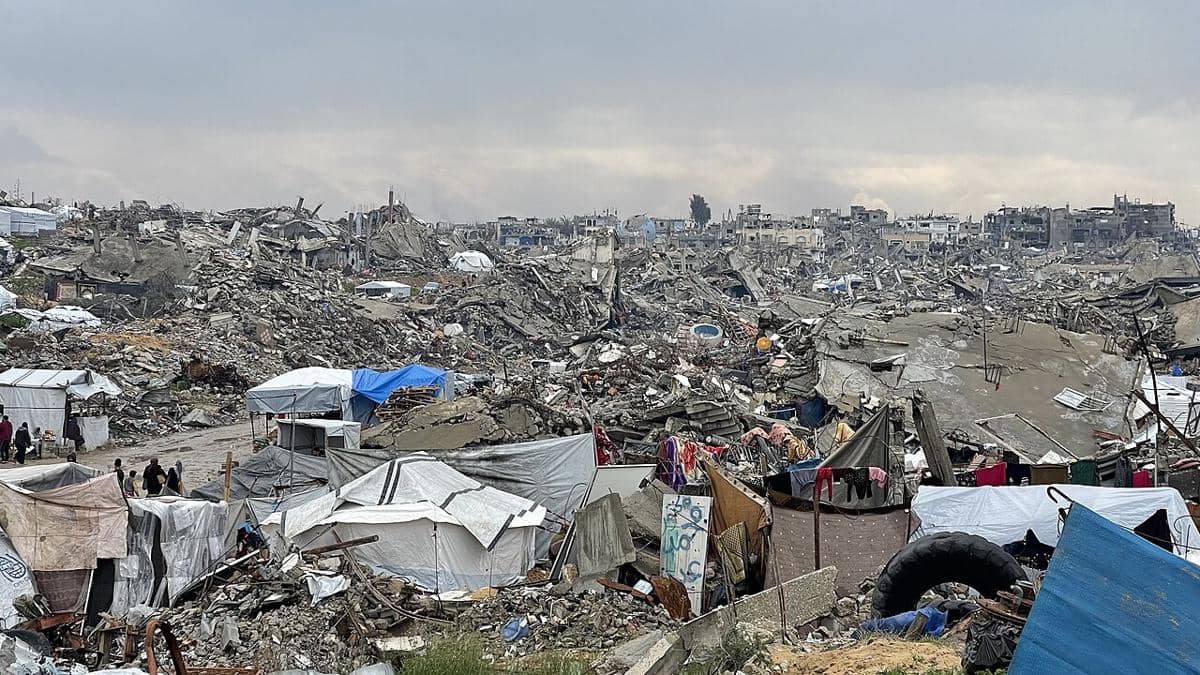 pemandangan Gaza yang luluh lantak akibat serangan Israel
