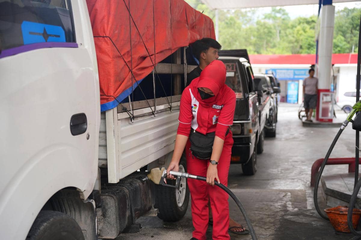 Tim gabungan memantau penyaluran BBM di salah satu SPBU di Kota Bandar Lampung pada Senin, 21 September 2026.
